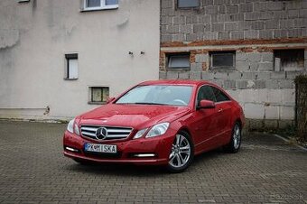 Mercedes-Benz E trieda Kupé 200 BlueEFFICIENCY 7G