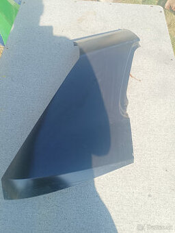 Prodám pravý zadní sloupek na kodiaq