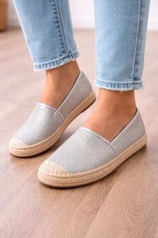 ZĽAVA---Nové strieborné espadrilky Xti, v.40