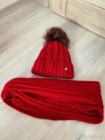Červený set čiapky a šálu