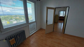 3-izb. byt na ulici M.R.Štefánika 23 v Leviciach- 2 x balkón
