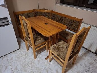 Kuchynská rohová lavica + stôl a 2 stoličky