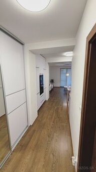 PREDAJ, pekný, zariadený 1 izbový byt s balkónom v novostavb