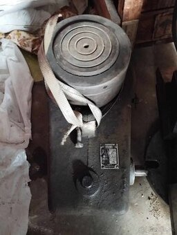 Predam zdvihaciu panenku 50T