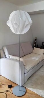 Predám modernú stojacu lampu