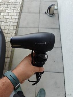 Remington fén na vlasy