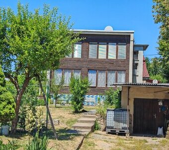 Rodinný dom s 2 byt. jednotkami a krásnou záhradou