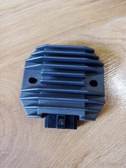 Regulátor dobíjania YAMAHA 5pin