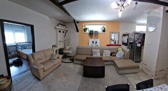 Predaj príjemný zrekonštruovaný 4 izbový vidiecky dom v Rajk - 1