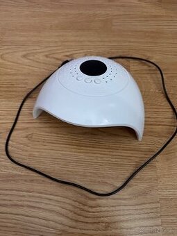 UV/LED lampa na gelove nechty