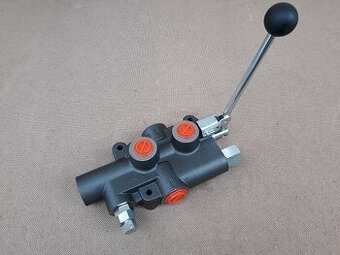 Rozvádzač na štiepačku