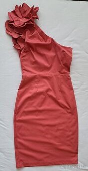 Dámske elegantné šaty.