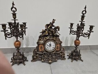 Krbove hodiny a svietniky na baterku