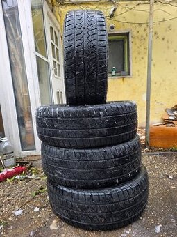 Ponúkame 4 zimné pneumatiky Farroad 235/55 R20
