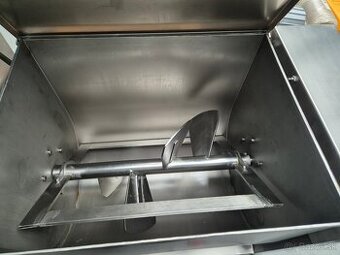 MIEŠAČKA MASA 70L MIEŠAČKA KLOBÁS