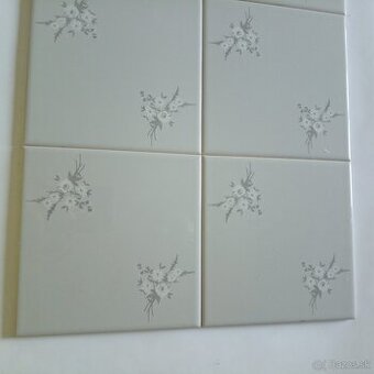 Sivé obkladačky s kvietkom RETRO