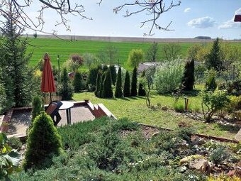 Slnečný pozemok so záhradnou chatkou Levice, časť Čankov