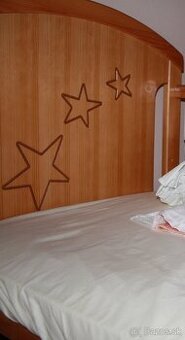 Detská drevená postieľka