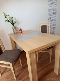 Jedálenský stôl+2 stoličky