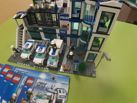 LEGO 7498 + 7285 - séria City - Policajná stanica