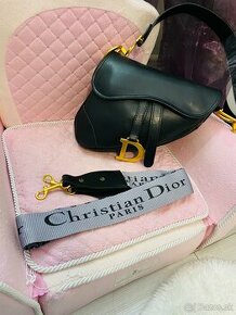 Cierna kabelka Dior saddle bag
