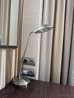 Stolova lampa