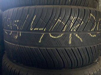 295/40R20