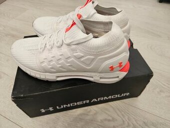 Under Armour UA M Phantom Hovr 44,5