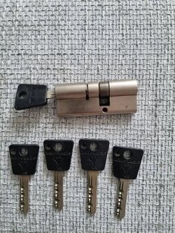 predám Mul-T-Lock 7x7 bezpečnostná vložka