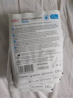 Predam sterilne gazove stvorce 7,5×7,5 cm