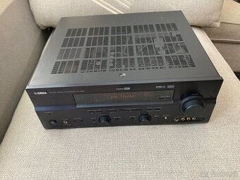 Predam AV prijimac Yamaha