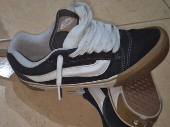 Vans Knu Skool VN0009QCCJI1 Čierna