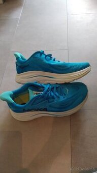 Predám nové bežecké topánky Hoka Cliffton 10 Wide + vložky