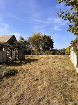 VEĽKÝ BIEL-predaj pozemku priamo v obci