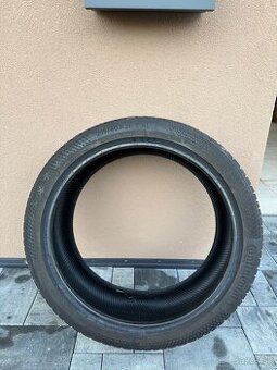 Predám pneumatiku 255/40 R21