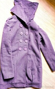 ZNAČKOVÝ TAKMER NOVÝ DÁMSKY ZIMNÝ KABÁT S KAPUCŇOU č.S