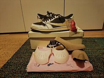 Air Jordan 1 travis scoot low reverse mocha