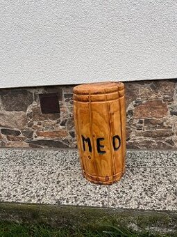 Drevený súdok na med