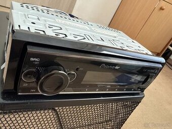 Autorádio s bluetooth PIONEER MVH-S520BT