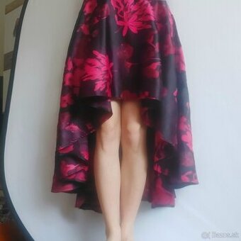 spoločenská sukňa veľkosť M/ L asymetricka