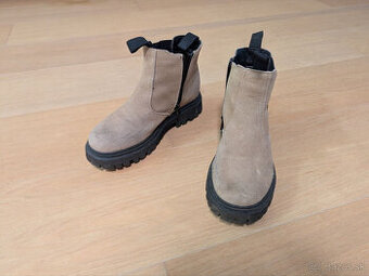 Dievčenské nubukové topánky Reserved – veľkosť 37