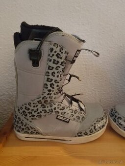 velkost cislo 40 - damske SNB boty THIRTY TWO
