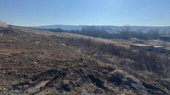 Stavebný pozemok na predaj – Raslavice (650 m²)