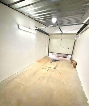 Garáž v parkovacom dome Skalica