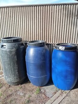 Plastové sudy plus možnosť dopraviť €€€