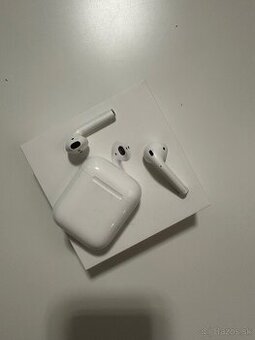 Apple AirPods (2 generácie)