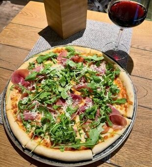 HĽADÁME PIZZIARA