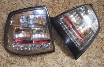 zadné polo-LED svetlá