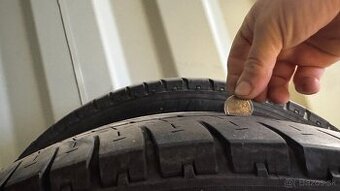 215/60R17 C