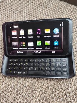 Nokia E7